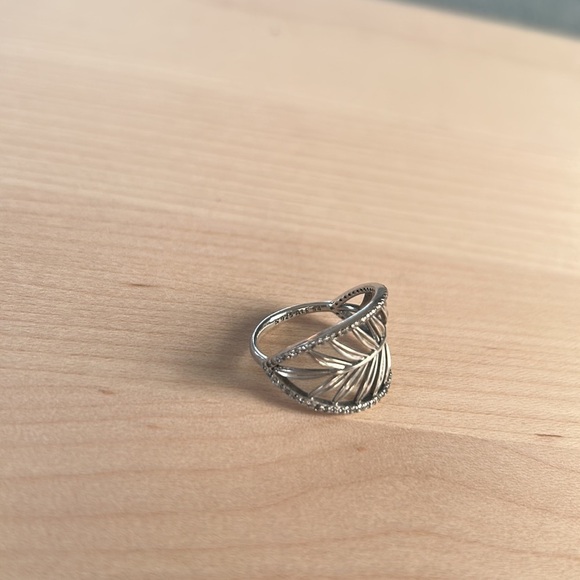 Authentic Pandora Tropical Palm Leave Ring - Picture 3 of 6